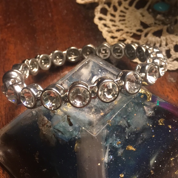 Chico's Jewelry - 💜2/$25!!!Chico’s magnetic bracelet